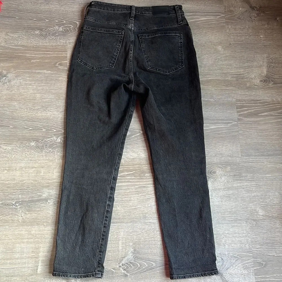 Madewell The Curvy Perfect Vintage Jean in Lunar Wash - Picture 3 of 12